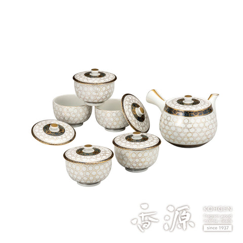 Kutani ware tea set with lid