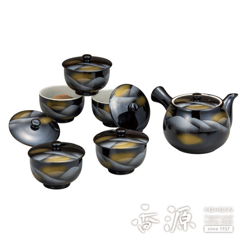 Kutani ware tea set with lid