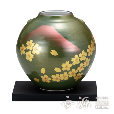 Kutani ware vase