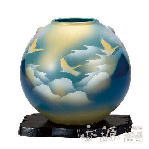 Kutani ware vase