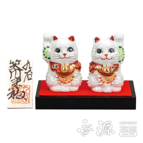 Kutani ware beckoning cat