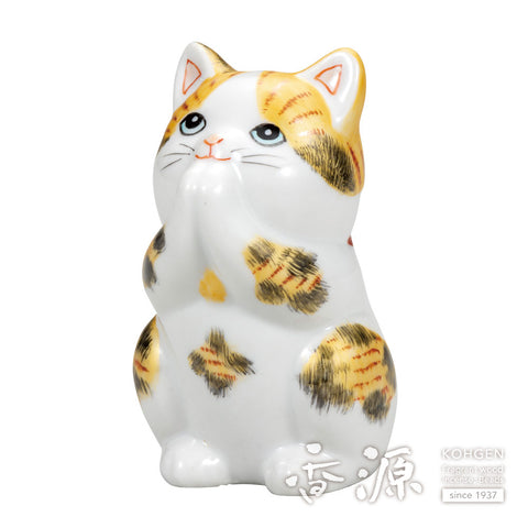 Kutani ware prayer cat