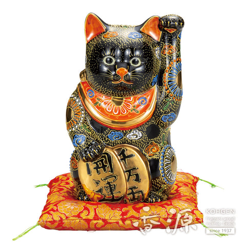 Kutani ware oval beckoning cat