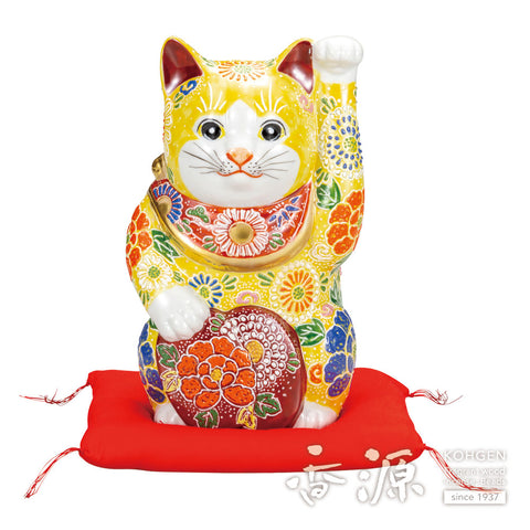 Kutani ware oval beckoning cat