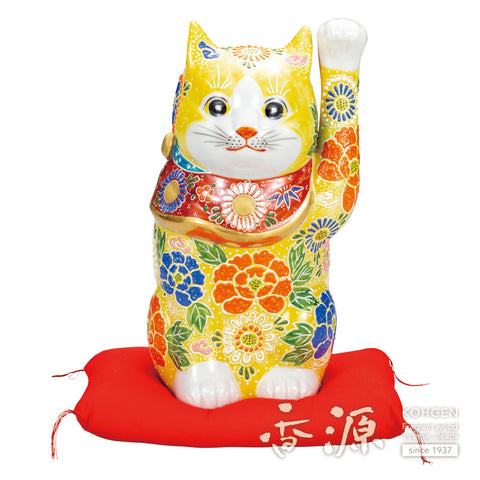 Kutani ware beckoning cat