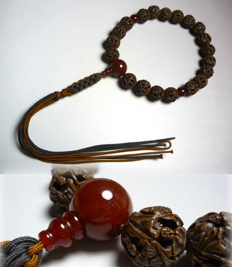 Men's prayer beads with arhat carvings, made of agate