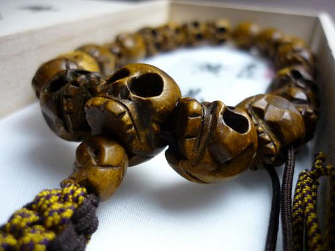 Men's prayer beads, boxwood, skull carving