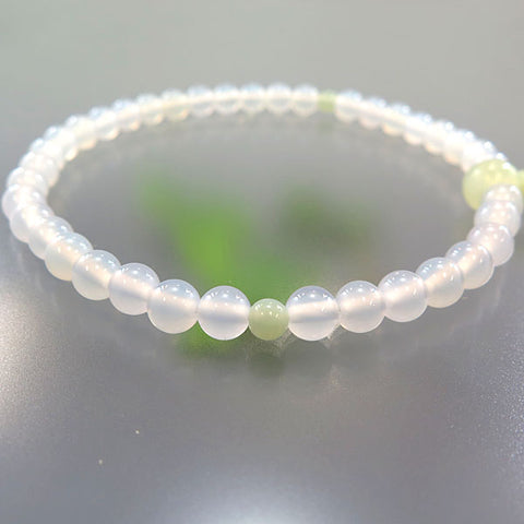 Women's Prayer Beads, White Agate, Serpentine Finish, Celadon Tassel