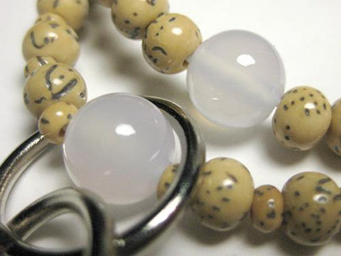 White Agate Formal Prayer Beads Bracelet 633v019000000 - bead detail