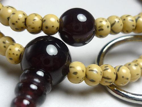Garnet Formal Prayer Beads Bracelet 633v054000000 - stone close-up