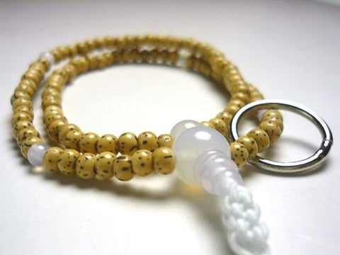 White Agate Formal Prayer Beads Bracelet 633v059000000 - tassel detail