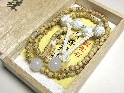 White Agate Formal Prayer Beads Bracelet 633v073000000 - stone close-up