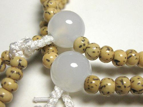 White Agate Formal Prayer Beads Bracelet 633v086000000 - stone close-up