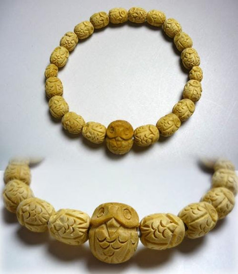 Owl-Carved Boxwood Amulet Bracelet Large Natural 633w061000000 - full view