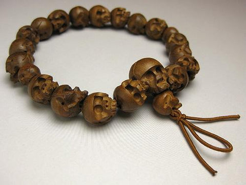 Boxwood skull-carved bracelet