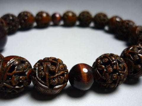 Men's Prayer Beads, Indian Dragon Eye Bodhi Seed, Arhat Carving, 18 Beads, Red Tiger's Eye Finish, String Tassel