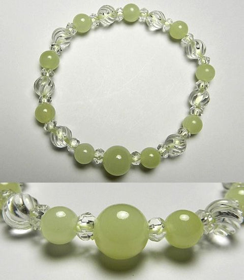 Green onyx 7mm bead bracelet with crystal spiral cut