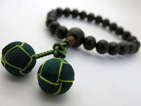 Men's Prayer Beads, Green Sandalwood, 22 Beads, Uniform Finish, Bonten Tassel