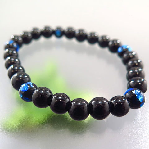 Black Onyx and Ryukyu Glass 7mm Bead Bracelet 710679600000a - close-up