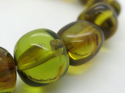 Green amber baroque-cut bracelet, straight