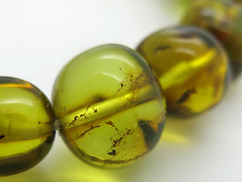 Green amber baroque-cut bracelet, straight