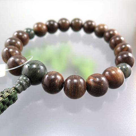 Men's Prayer Beads, Green Sandalwood (Ryokutan), 18 Beads, Green Jasper Finish, String Tassel