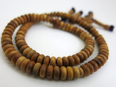 Nichiren sect formal bracelet, Indian Mysore sandalwood, purple thread