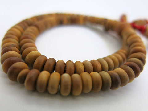 Nichiren sect formal bracelet, Indian Mysore sandalwood, red thread