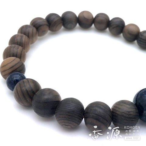 Men's prayer beads, Jindai cedar, lapis lazuli finish