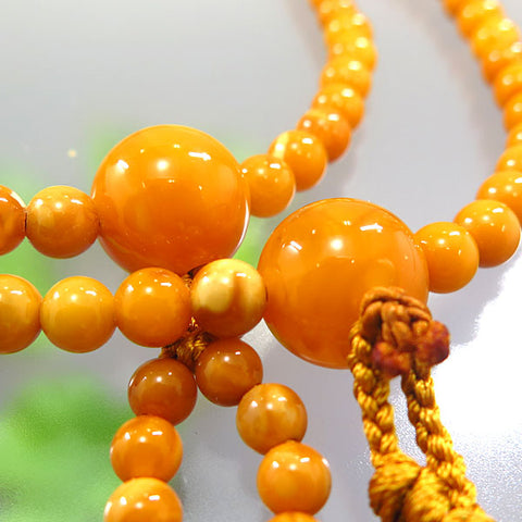 Men's prayer beads, Nichiren sect, aged amber