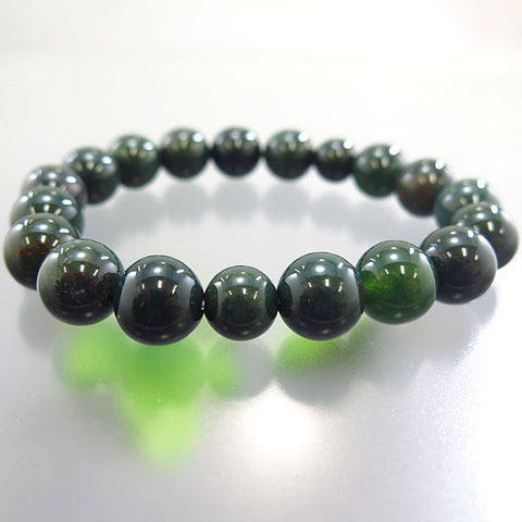 Bloodstone 12mm Bead Bracelet Q666112010000 - close-up 2