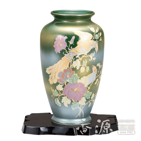 Kutani ware short vase