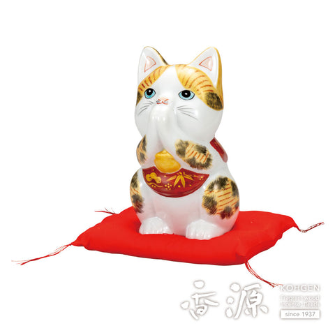 Kutani ware prayer cat