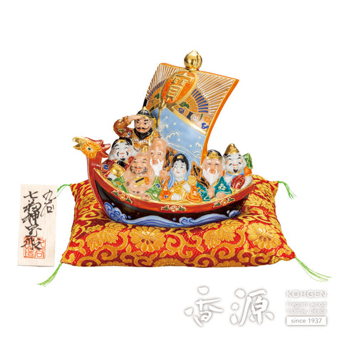 Kutani ware Seven Lucky Gods Treasure Ship