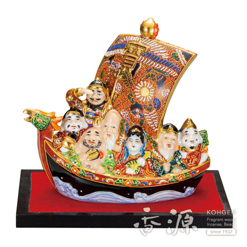 Kutani ware Seven Lucky Gods Treasure Ship