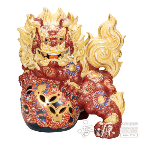 Kutani ware standing lion