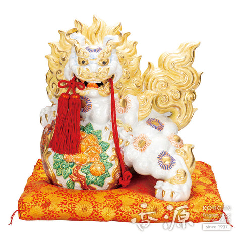Kutani ware peony lion